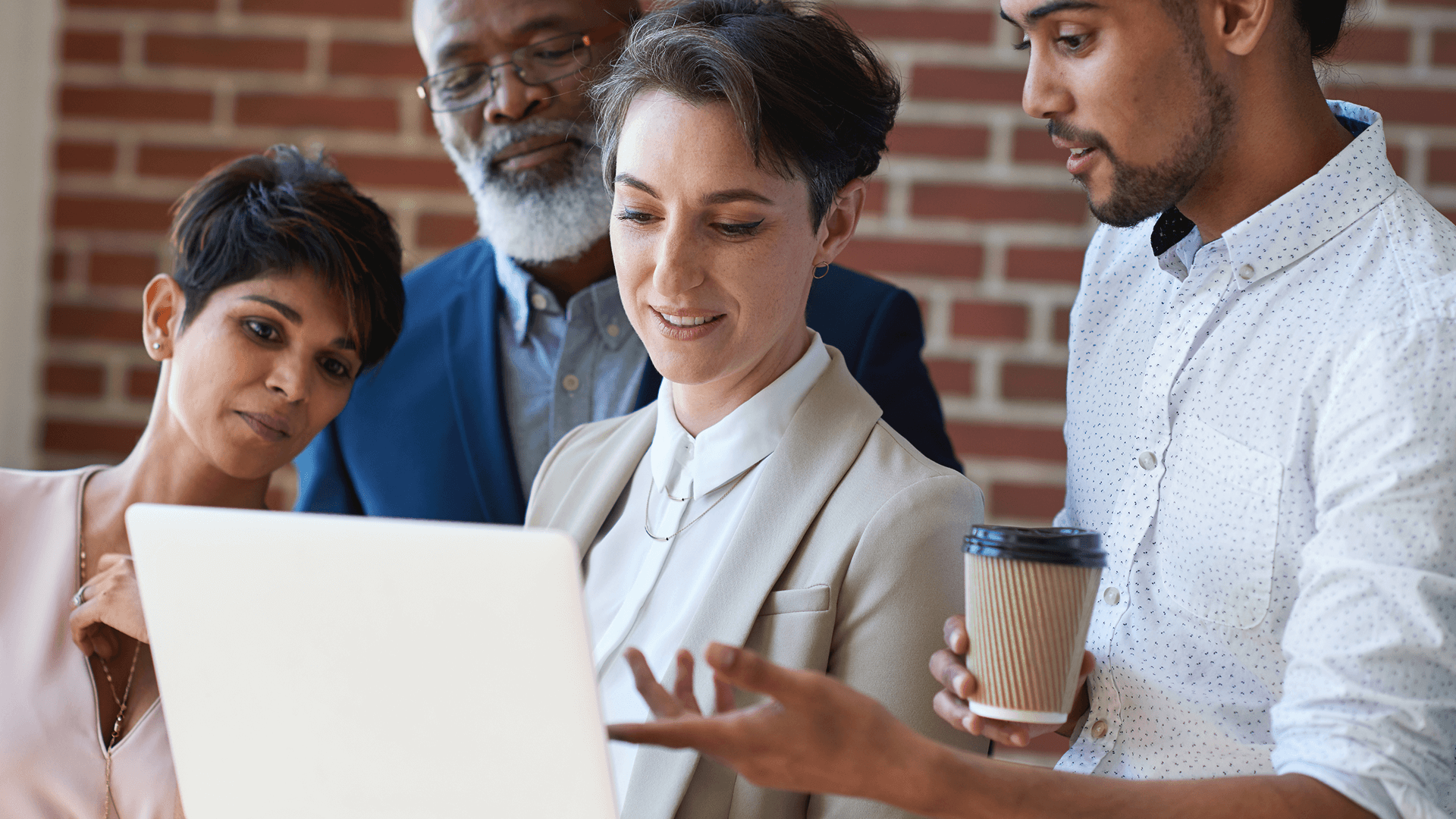 Parmi ses nombreux domaines d’expertises, IDAOS accompagne les organisations dans leur projet de refonte d’intranet, de l’audit des besoins jusqu’à la phase de développement